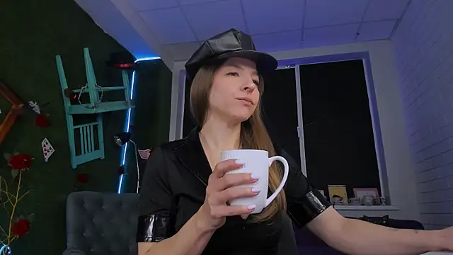 DianaAvis online show from April 12, 2026, 9:58 am