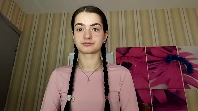 Snapshot of TuFoth chatting on February 24, 2026, 8:12 am TuFoth online show from February 24, 2026, 8:12 am