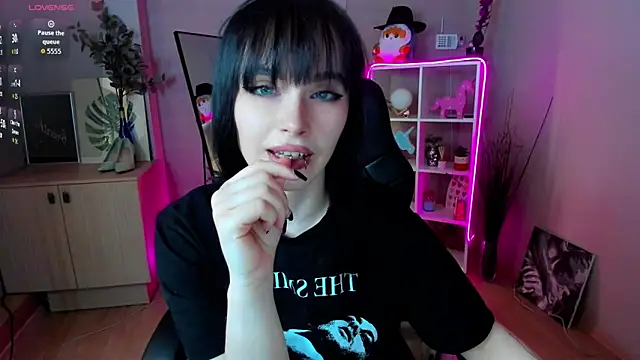 demetra   online show from April 19, 2026, 7:18 am