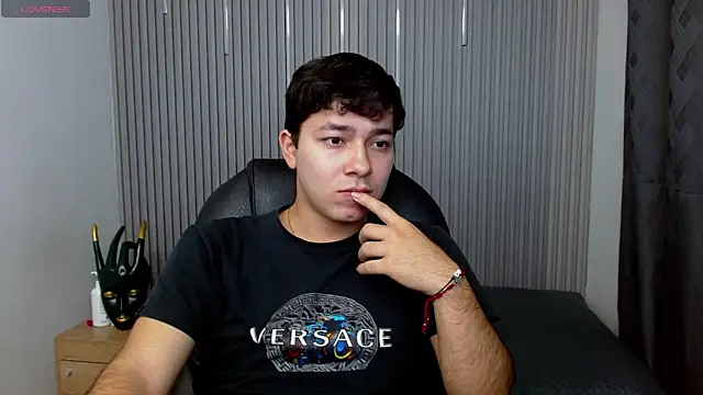 Julian Smith21 online show from April 8, 2026, 3:39 am