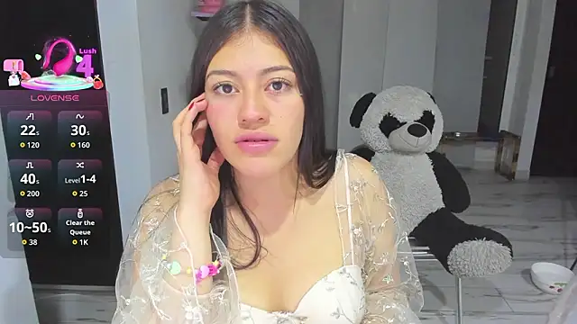 LovelyLoren333 online show from February 25, 2026, 2:10 am