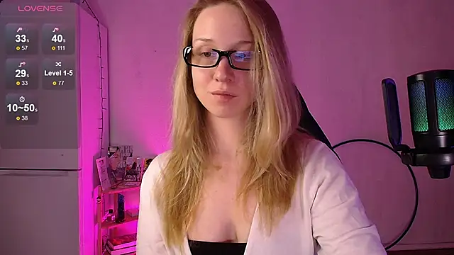 Snapshot of SatinSinner chatting on March 1, 2026, 3:47 pm SatinSinner online show from March 1, 2026, 3:47 pm