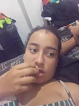 Snapshot of Ellem_05 chatting on April 2, 2026, 1:14 am Ellem 05 online show from April 2, 2026, 1:14 am