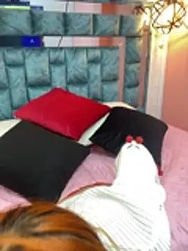 Snapshot of Elaaa_pink21 chatting on February 24, 2026, 2:42 am Elaaa pink21 online show from February 24, 2026, 2:42 am