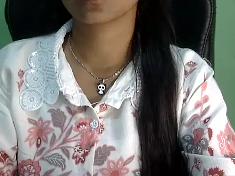 cute momo love online show from April 2, 2026, 5:16 am