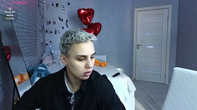 LuxuryLoverss online show from March 15, 2026, 10:54 am