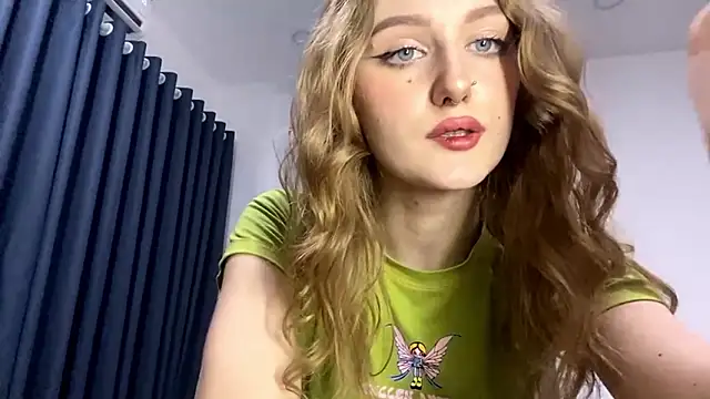 Snapshot of HotCheeseCake chatting on March 3, 2026, 10:43 am HotCheeseCake online show from March 3, 2026, 10:43 am