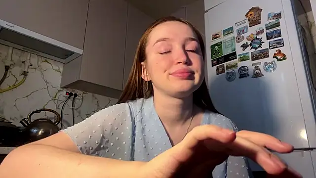 Hanna  Montanna online show from March 12, 2026, 2:01 pm