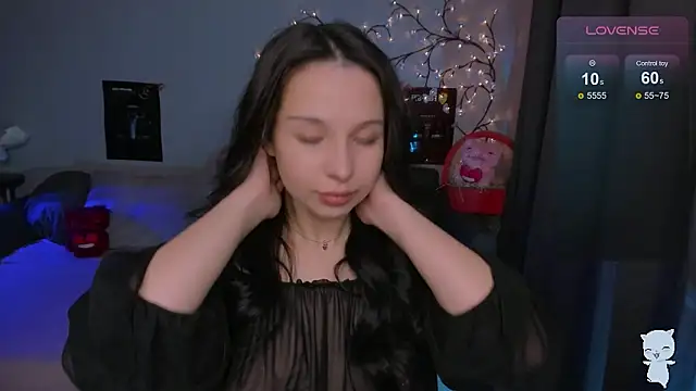 SoftyMooon online show from March 8, 2026, 6:01 pm