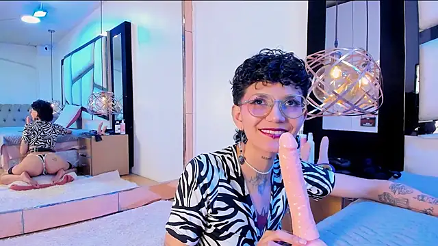 Calioperoux online show from March 6, 2026, 9:00 pm