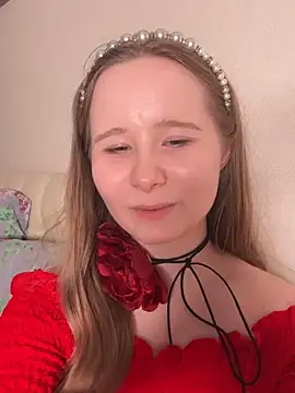 cutefoxieee online show from May 16, 2026, 8:07 pm