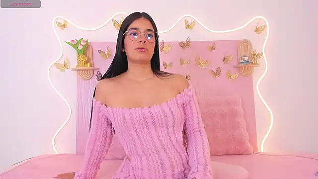 Isaa-queen online show from April 8, 2026, 8:53 pm