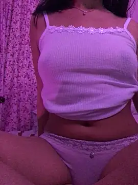 Snapshot of eemilyy22 chatting on March 3, 2026, 2:39 am eemilyy22 online show from March 3, 2026, 2:39 am