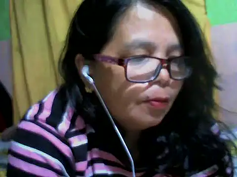 Flowerblossom123 online show from May 11, 2026, 4:04 pm