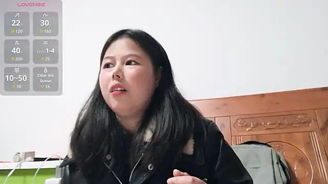 Hannah-33 online show from March 9, 2026, 1:04 pm