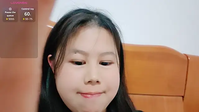 Hannah-33 online show from March 11, 2026, 3:51 pm