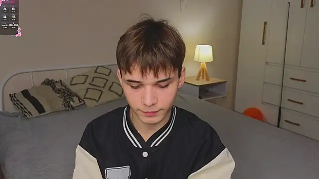 nixyasebe online show from April 3, 2026, 11:52 am