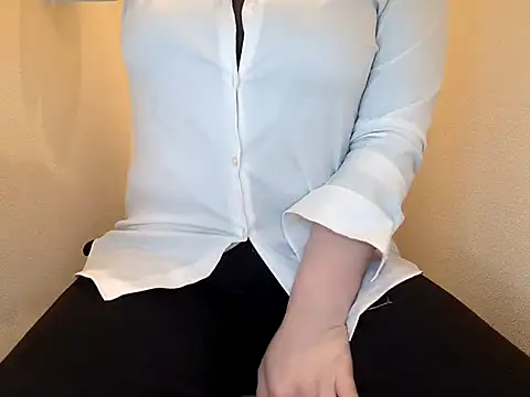 Snapshot of emi_chan_7 chatting on April 30, 2026, 2:12 pm emi chan 7 online show from April 30, 2026, 2:12 pm