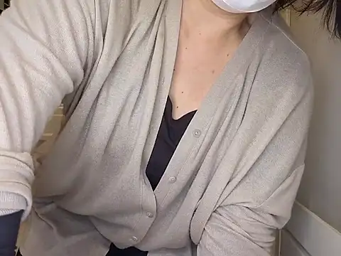 Snapshot of emi_chan_7 chatting on May 16, 2026, 2:16 pm emi chan 7 online show from May 16, 2026, 2:16 pm
