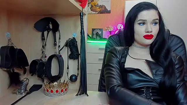 KristiTopxx online show from April 13, 2026, 6:13 pm