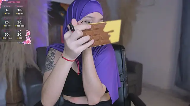 Snapshot of Amina_Hind chatting on February 26, 2026, 2:05 pm Amina Hind online show from February 26, 2026, 2:05 pm