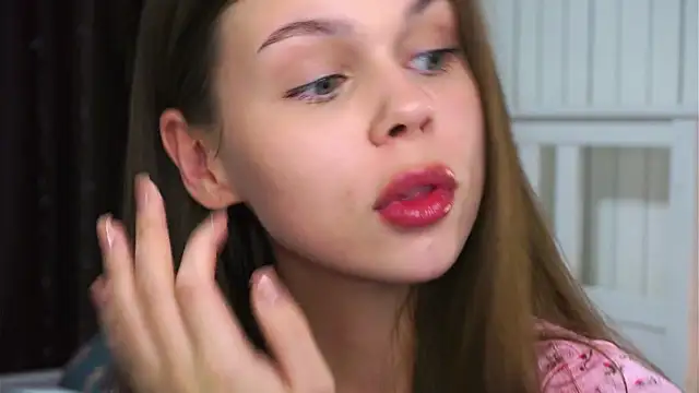 EarthaLevra online show from April 17, 2026, 8:23 pm