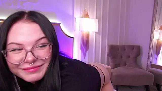 Snapshot of CindyMil chatting on February 28, 2026, 6:14 am CindyMil online show from February 28, 2026, 6:14 am