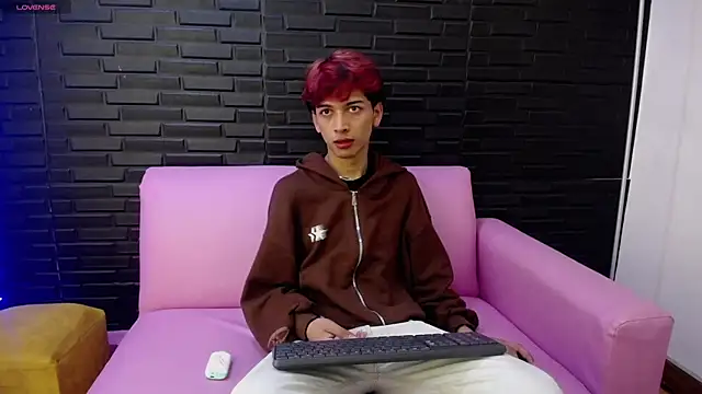 Snapshot of DanteLux chatting on February 27, 2026, 2:50 pm DanteLux online show from February 27, 2026, 2:50 pm