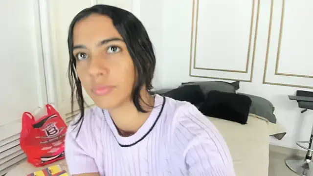 emily gaviria1 online show from June 10, 2026, 12:15 pm