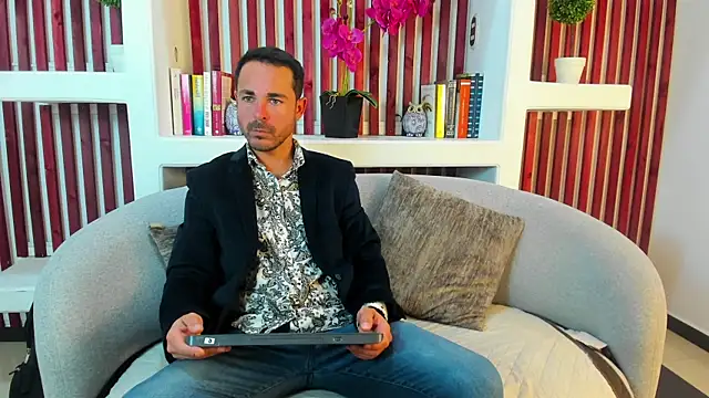 Snapshot of Adams_Sanz chatting on May 6, 2026, 7:52 pm Adams Sanz online show from May 6, 2026, 7:52 pm
