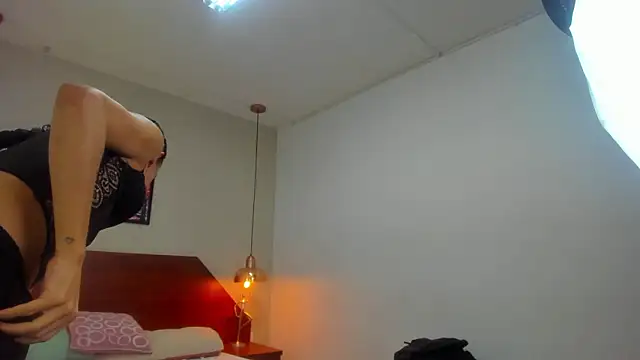 Snapshot of Miia03 chatting on March 4, 2026, 11:38 am Miia03 online show from March 4, 2026, 11:38 am