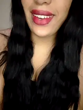 madleen Mm online show from April 14, 2026, 10:43 am