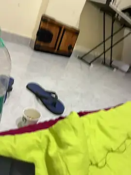 Snapshot of Varun_93 chatting on February 23, 2026, 10:18 pm Varun 93 online show from February 23, 2026, 10:18 pm