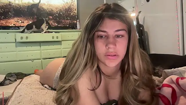 Snapshot of TheLexiLuvvr chatting on February 24, 2026, 10:19 pm TheLexiLuvvr online show from February 24, 2026, 10:19 pm