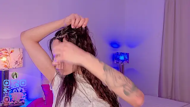 Snapshot of LeaaMooon chatting on March 2, 2026, 2:13 pm LeaaMooon online show from March 2, 2026, 2:13 pm