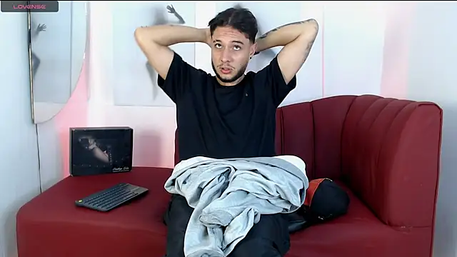 luxesmith online show from April 12, 2026, 1:43 am