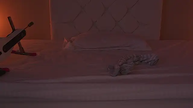 Dollhell online show from March 11, 2026, 10:10 am