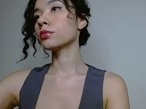 helena hadler online show from March 27, 2026, 2:06 am