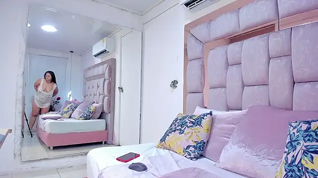 isabellablazee online show from March 14, 2026, 2:22 pm