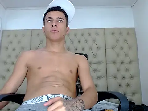 Hollmanhot online show from February 28, 2026, 5:30 am