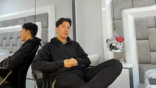 Snapshot of Austin_Reedss chatting on February 26, 2026, 12:15 pm Austin Reedss online show from February 26, 2026, 12:15 pm