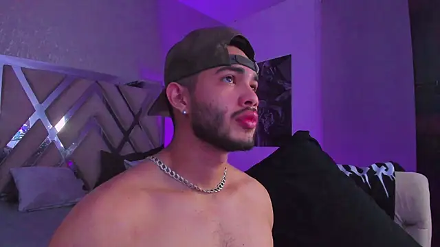 Vincentblack online show from June 9, 2026, 4:24 am