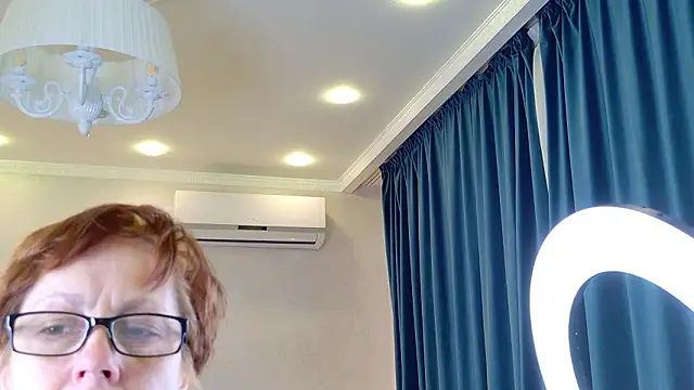 Snapshot of LioraWeiss chatting on March 1, 2026, 6:59 am LioraWeiss online show from March 1, 2026, 6:59 am