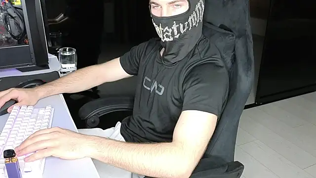 chantatummm online show from May 20, 2026, 9:54 pm
