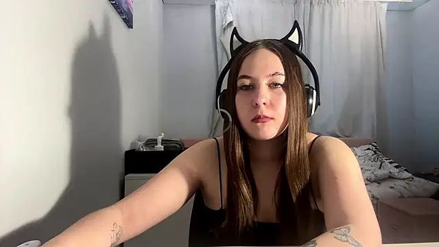 SheryllPickrel online show from March 4, 2026, 1:06 pm