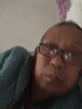 yaocaobi8 online show from April 8, 2026, 10:04 am