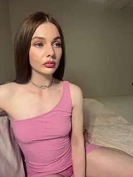AliceVelour online show from June 14, 2026, 6:21 pm