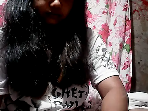 Flowerbebe online show from March 3, 2026, 6:14 pm