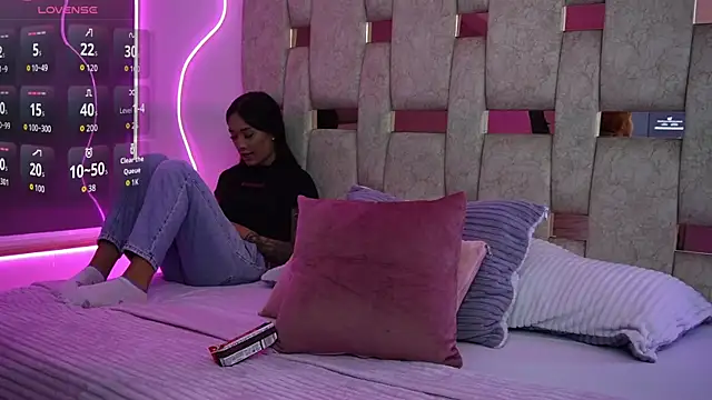 liasuaza online show from March 12, 2026, 12:22 pm