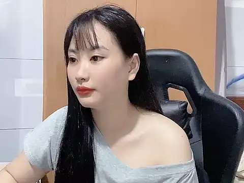 Snapshot of Sunny2868 chatting on March 3, 2026, 3:45 am Sunny2868 online show from March 3, 2026, 3:45 am